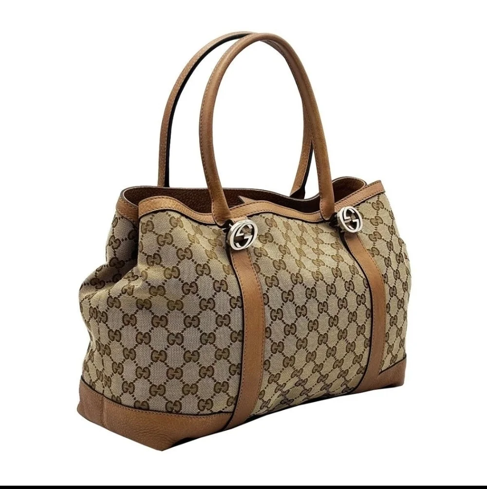 Gucci chic shoulder